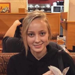 Meet your Posher, Alyssa